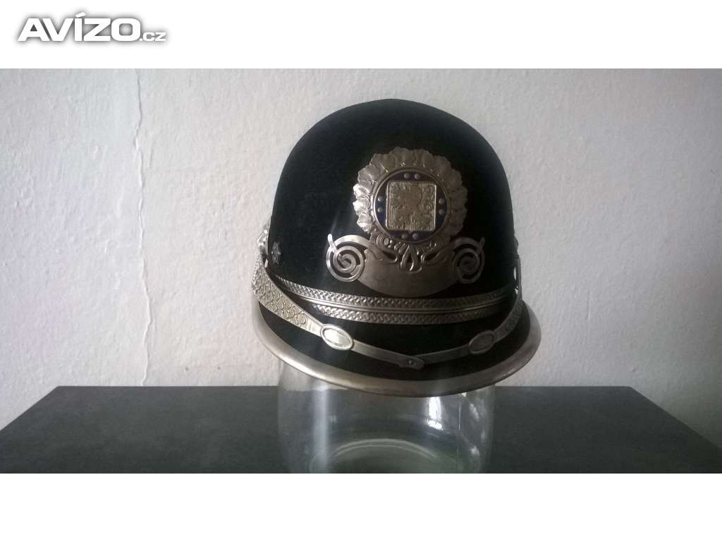 Četnická helma
