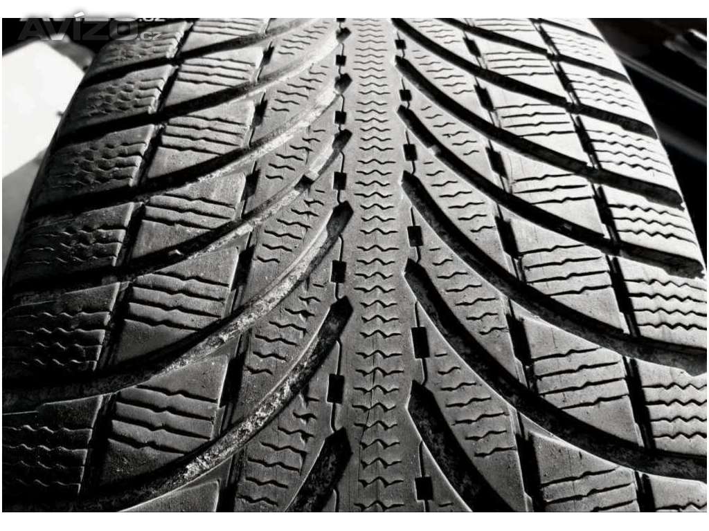 Prodám 2ks zimních pneu 235/50 R19 Michelin 