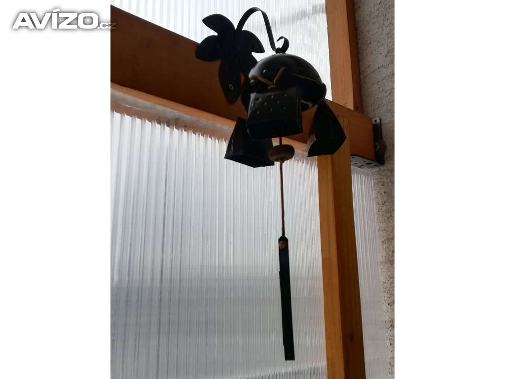      KOVÁŘSKÁ  UMĚLECKÁ  TEPANÁ  ZVONKOHRA