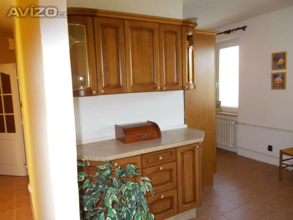 Nabízím pronájem bytu 3+1 (85m2), zařízený, s balkonem, komorou,Ostrava Jih