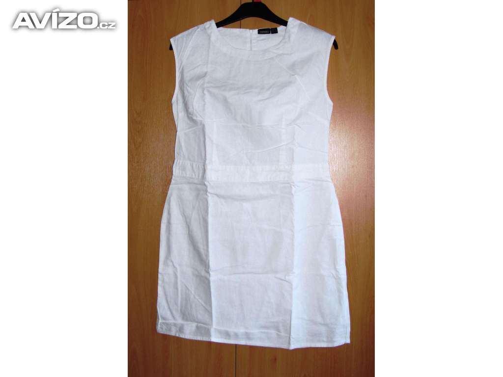 Bílé letní šaty