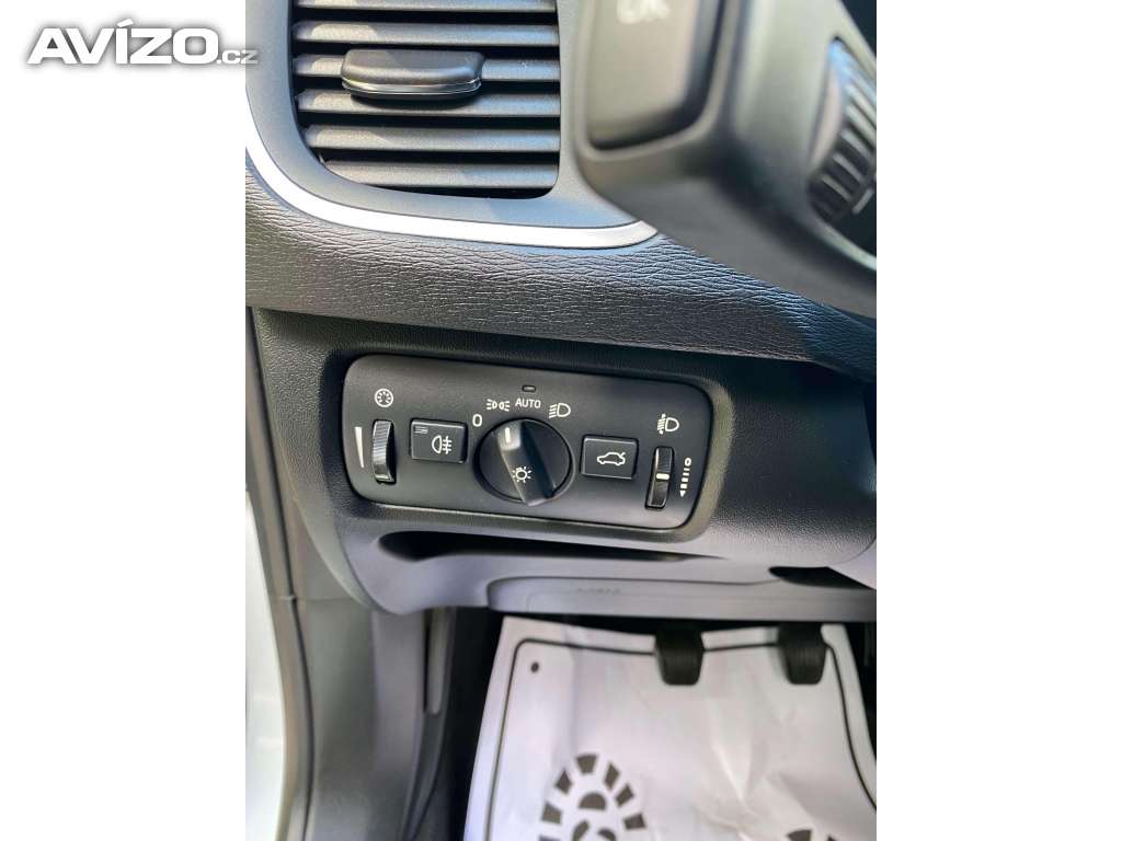 Foto inzerátu Volvo V40