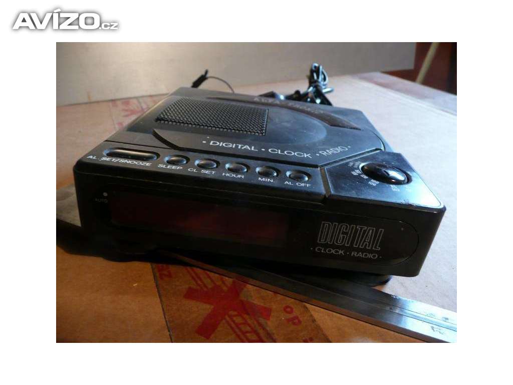 Starožitný radiobudík Alfatronic CD 233