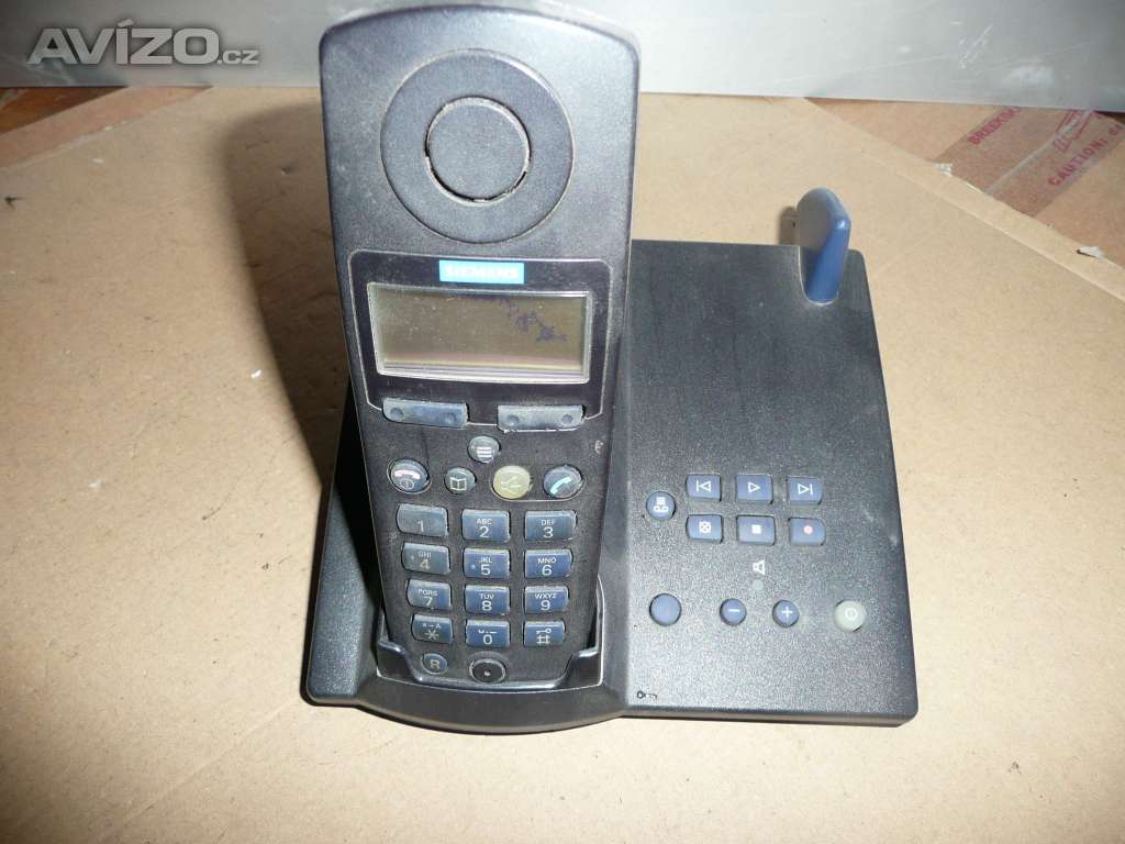 Bezdrátový telefon se záznamníkem Siemens, typ Gigaset 3015.