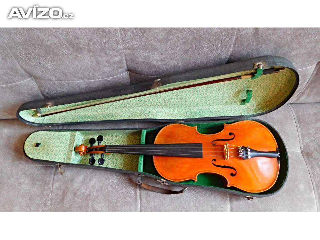 Prodám housle 4/4 výroba v Lubech u Chebu Schönbach, logoo firmy na vnitřní desce i na lubech