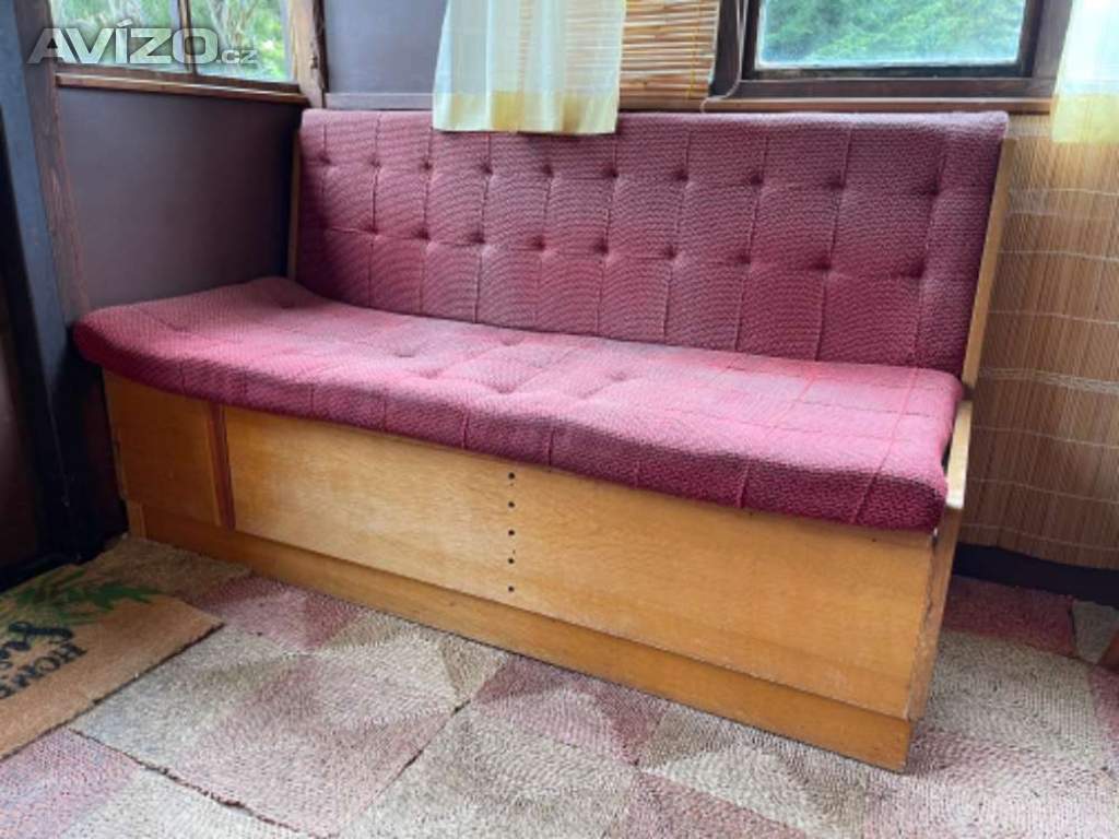 Čalouněná lavice s úložným prostorem