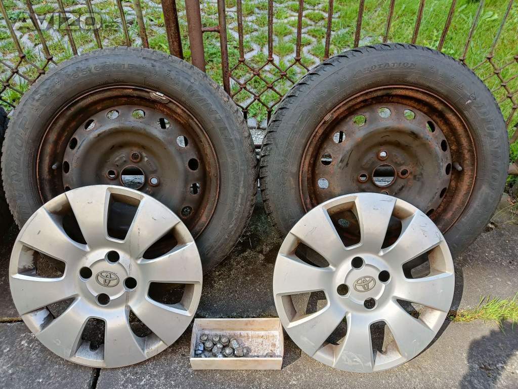 Foto inzerátu Zimní kola + originál poklice na Toyota Yaris