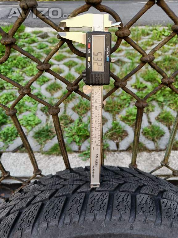 Foto inzerátu Zimní kola + originál poklice na Toyota Yaris