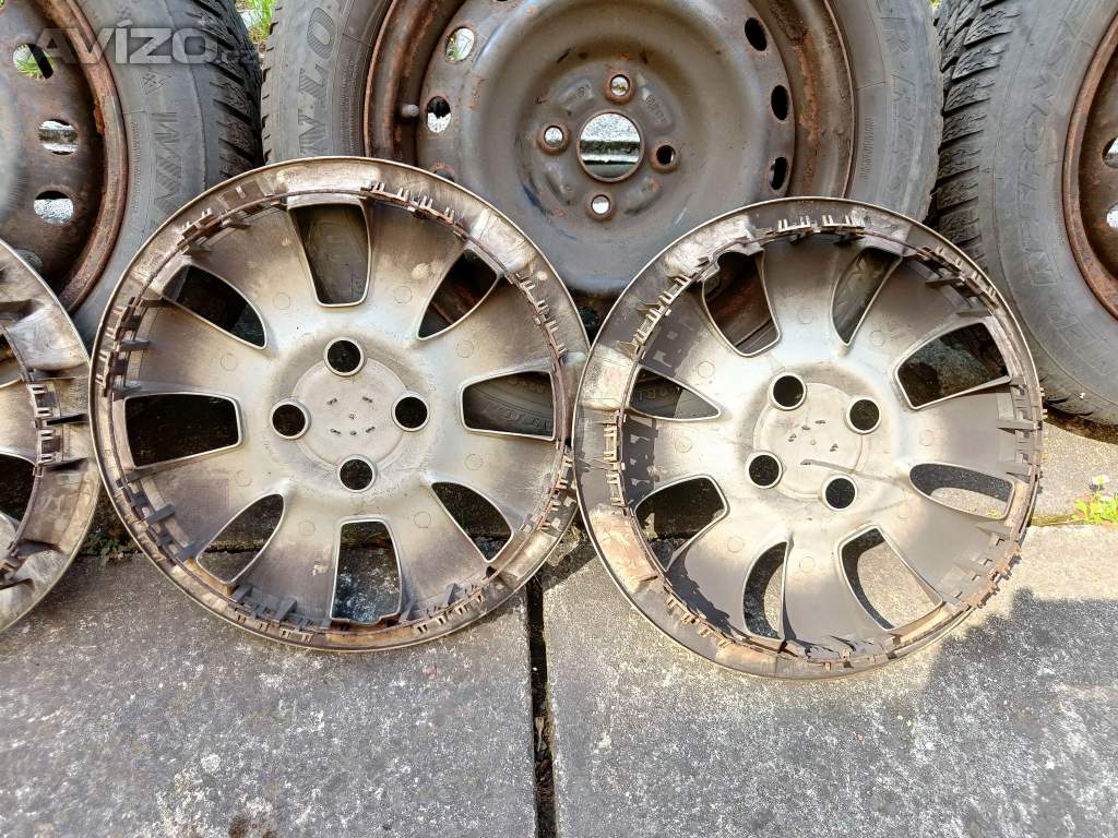 Foto inzerátu Zimní kola + originál poklice na Toyota Yaris