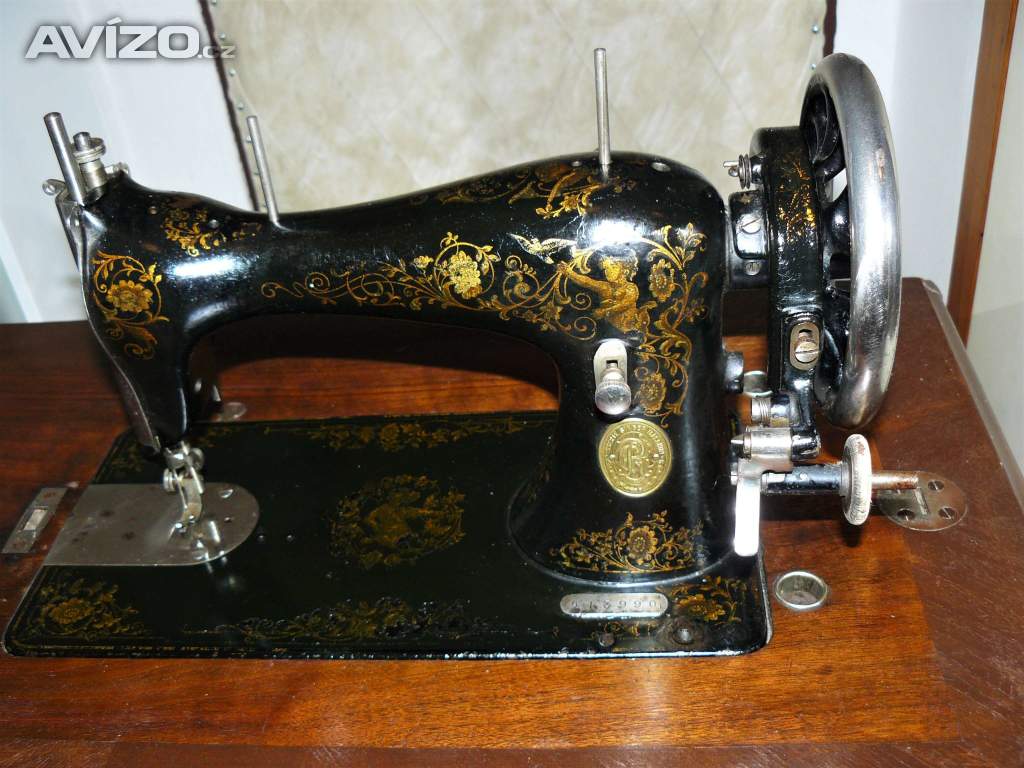 Šicí stroj historický SINGER v.č. 413990,  rok 1910-1920
