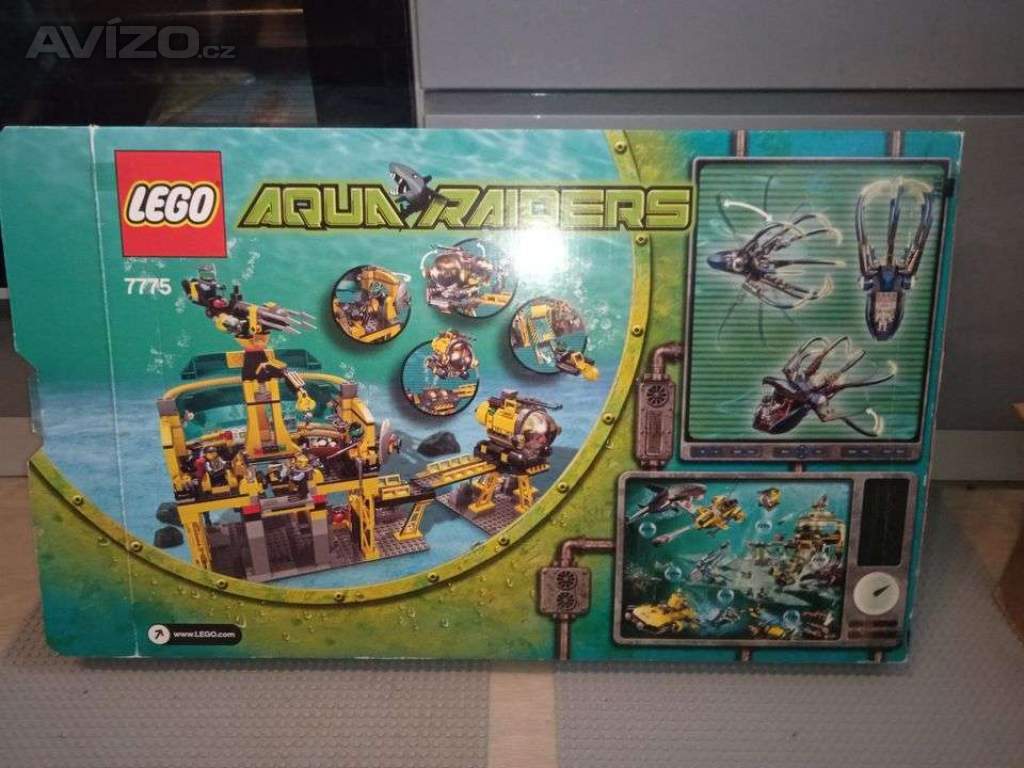Lego Aquabase Invasion Item No: 7775