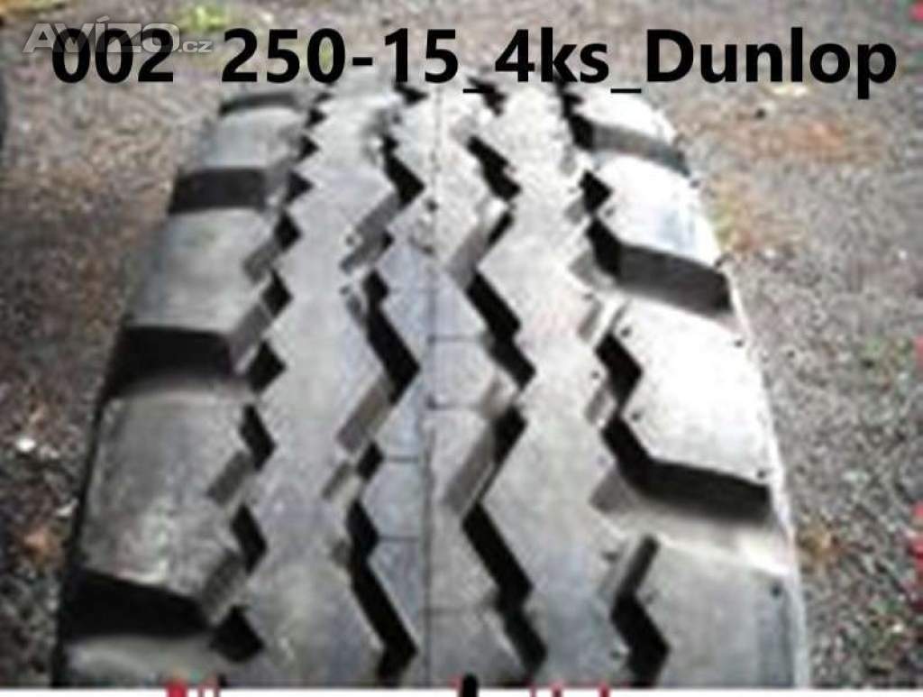 Prodam 4 kusy nakladnich pneu 250-15 Dunlop. 