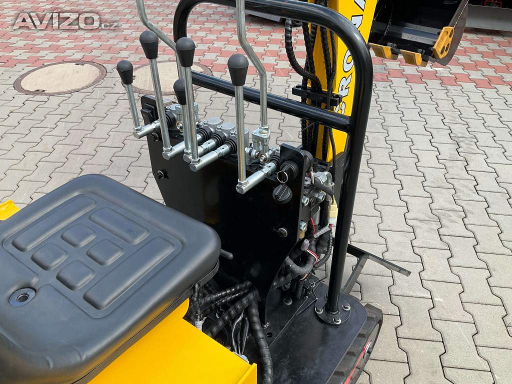 Foto inzerátu Nejlevnější minibagr CR07 s mimoosým kop. 730 kg