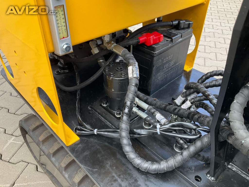 Foto inzerátu Nejlevnější minibagr CR07 s mimoosým kop. 730 kg