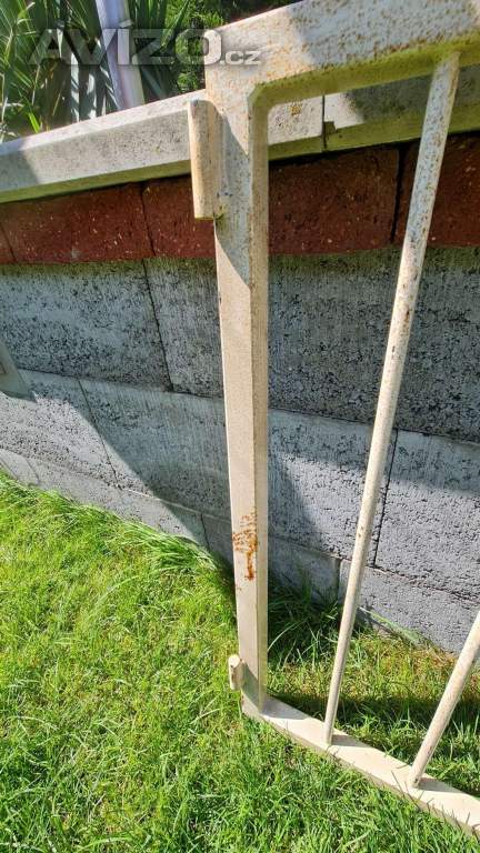 Foto inzerátu prodám 2ks mříží na menší okna ,či sklep