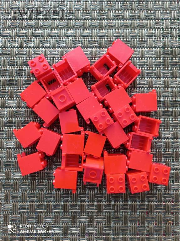Prodám 34 ks LEGO 4345 Kontejner, krabice 2 x 2 x 2