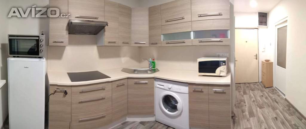 Nabízím plně vybavený byt 1+1 s balkonem k dlouhodobému pronájmu