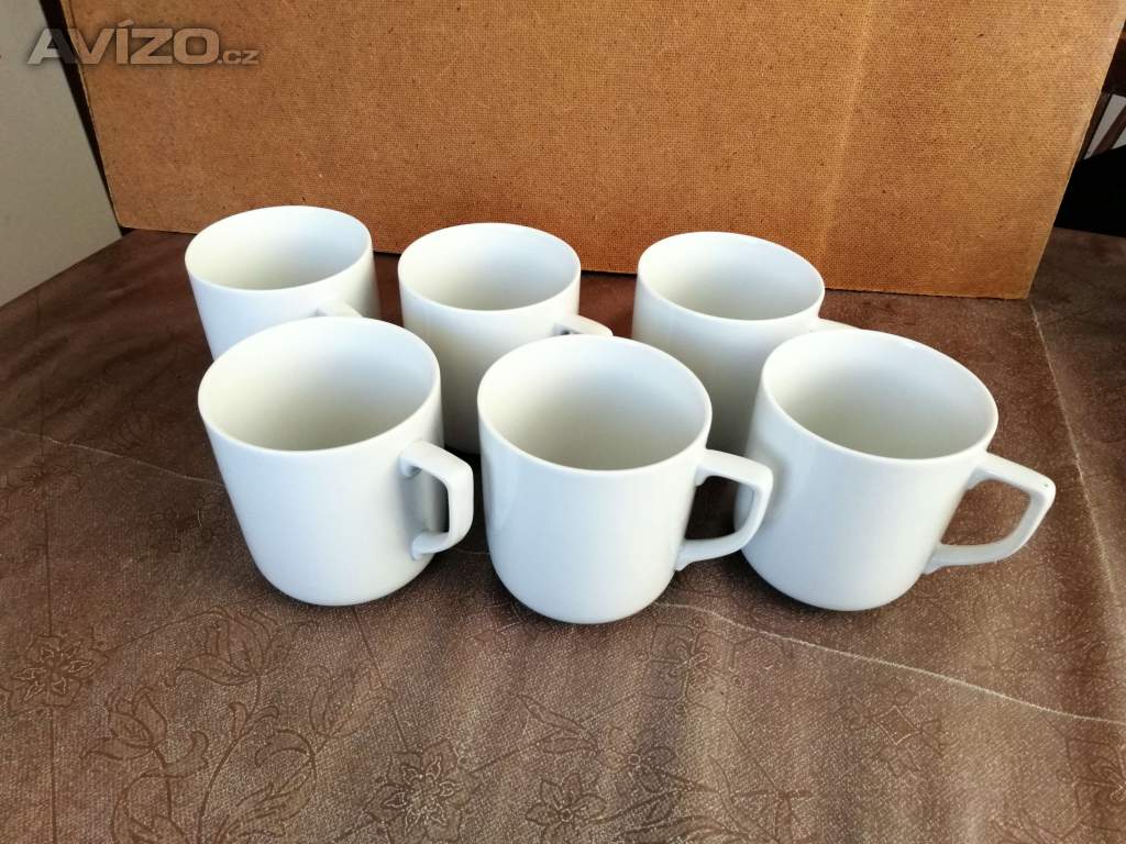 Prodám 12 ks nových čistě bílých porcelánových šálků na espresso