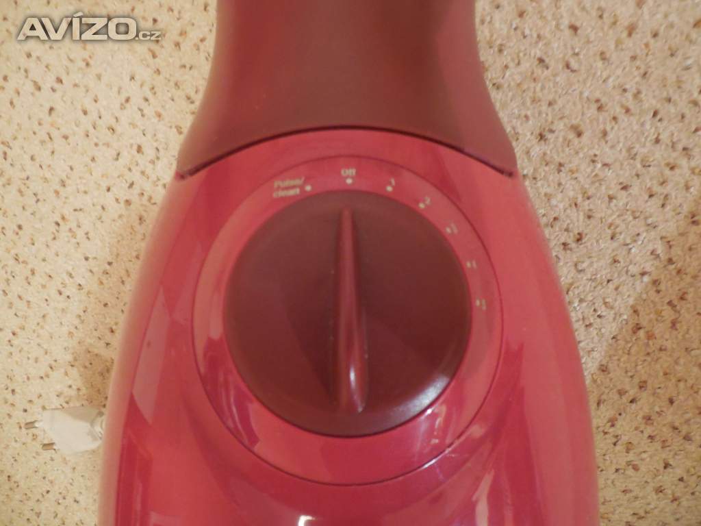 Foto inzerátu Stolní mixér se skleněnou nádobou