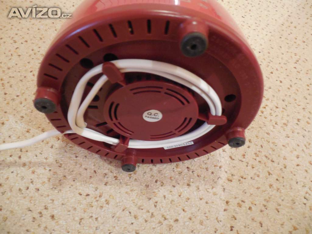 Foto inzerátu Stolní mixér se skleněnou nádobou