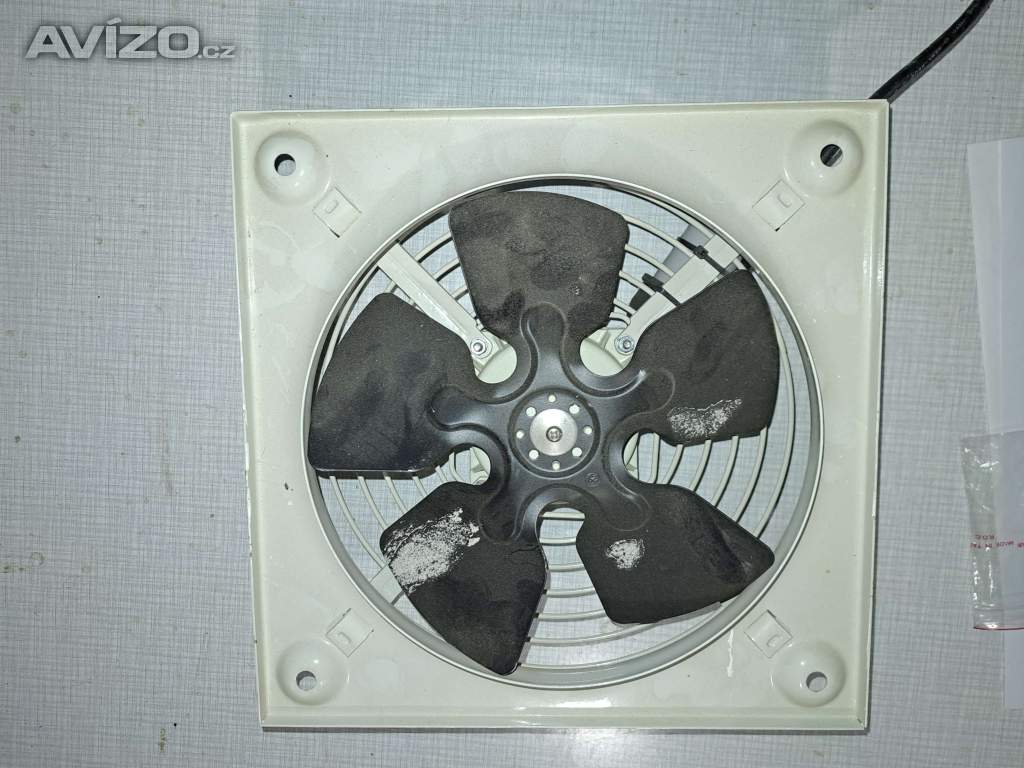 Axiální ventilátor nástěnný