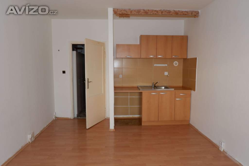 Pronájem, byt 1+kk, 29 m², Moravská Ostrava, ul. Varenská