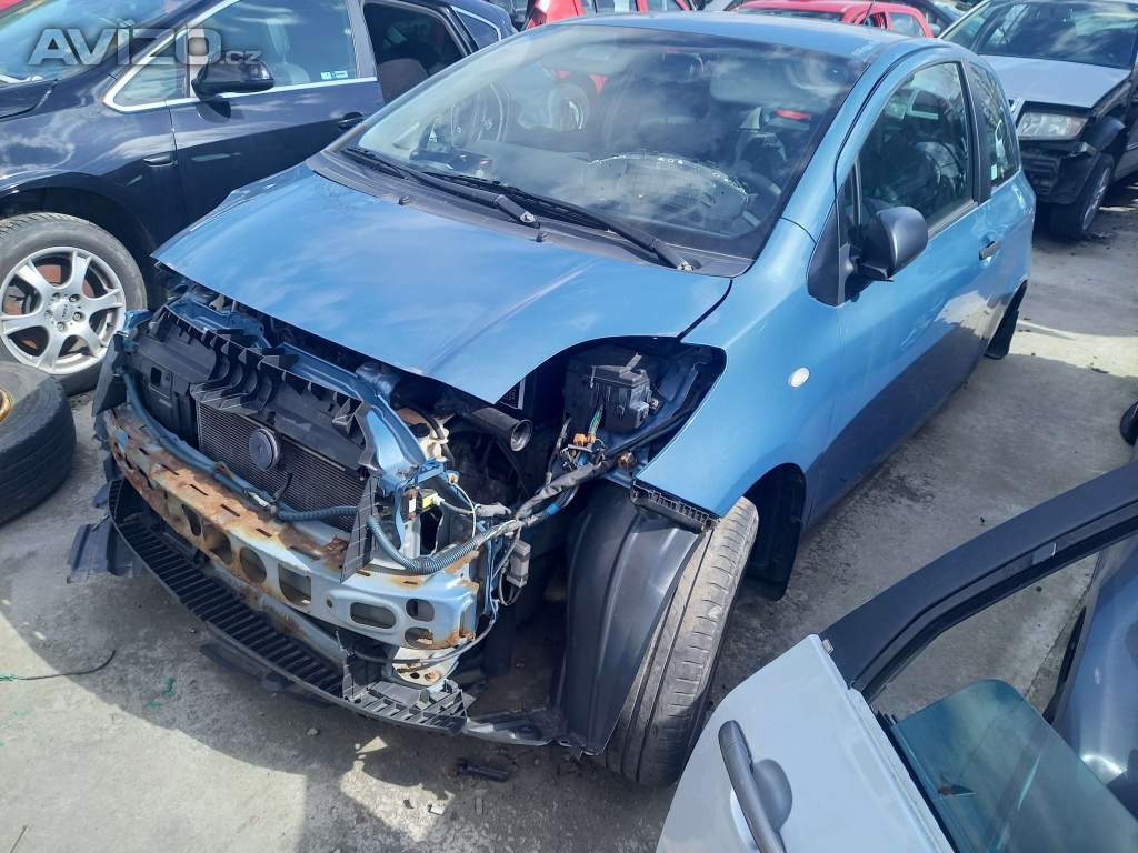 Toyota Yaris 1.3 ( 2SZ ) 64kW r.2008 modrá 83