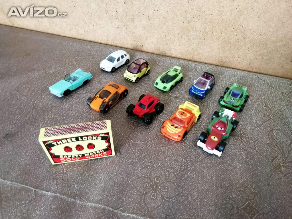 Prodám MINIAUTÍČKA, počet 21 kusů, velikost 4–6 cm