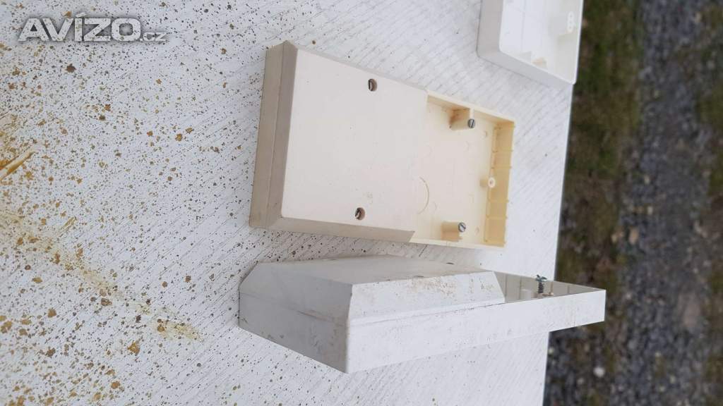 Foto inzerátu Instalacni krabice elektro - ruzne