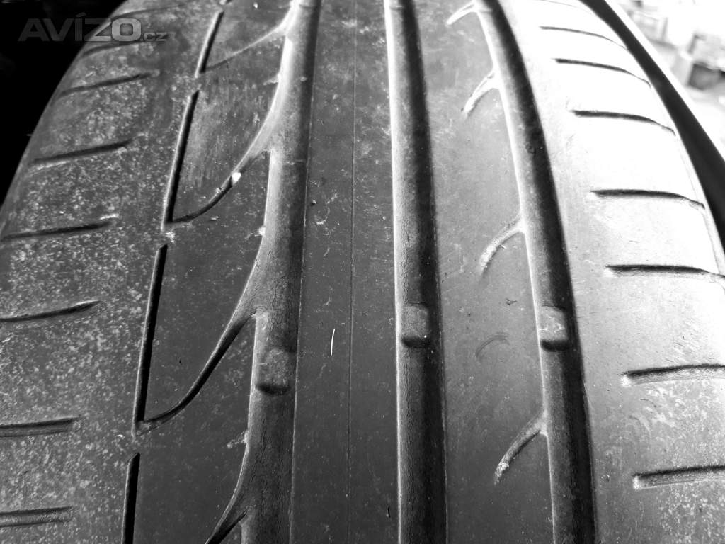 2ks letních pneu 235/40 R19 Bridgestone 