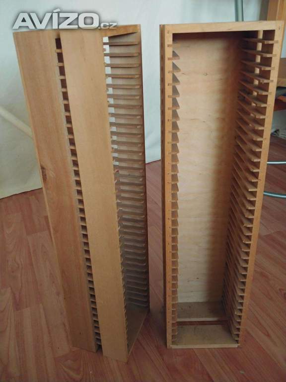 Ikea dřevěné stojany na CD