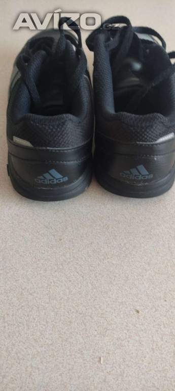 Dětské boty Adidas 33, tkaničky 
