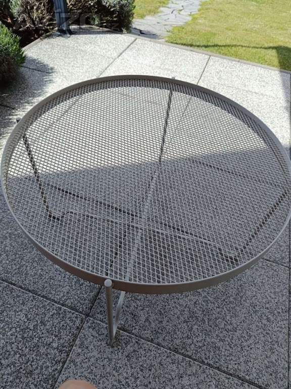 venkovní stolek z Ikea