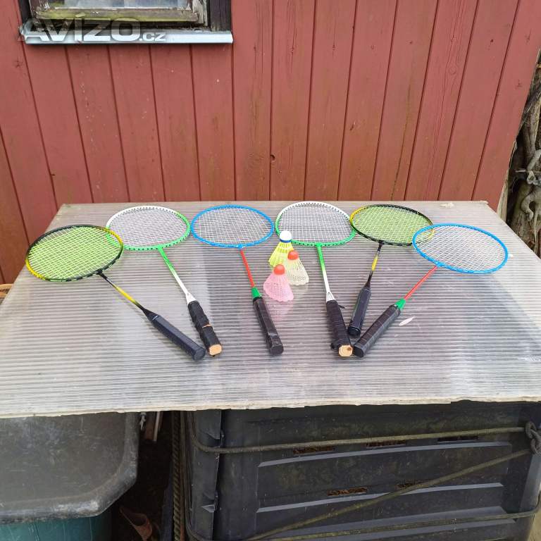 badmintonove rakety