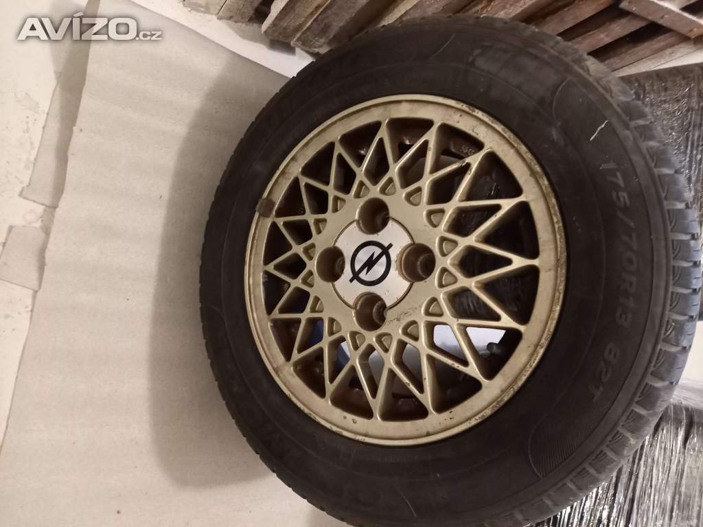 Prodám sadu ALU + Letní pneu 175/70 R13+ALU DISKY
