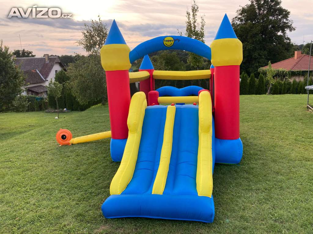 Skákací hrad skluzavka Velikost 11,5m2 - pronájem