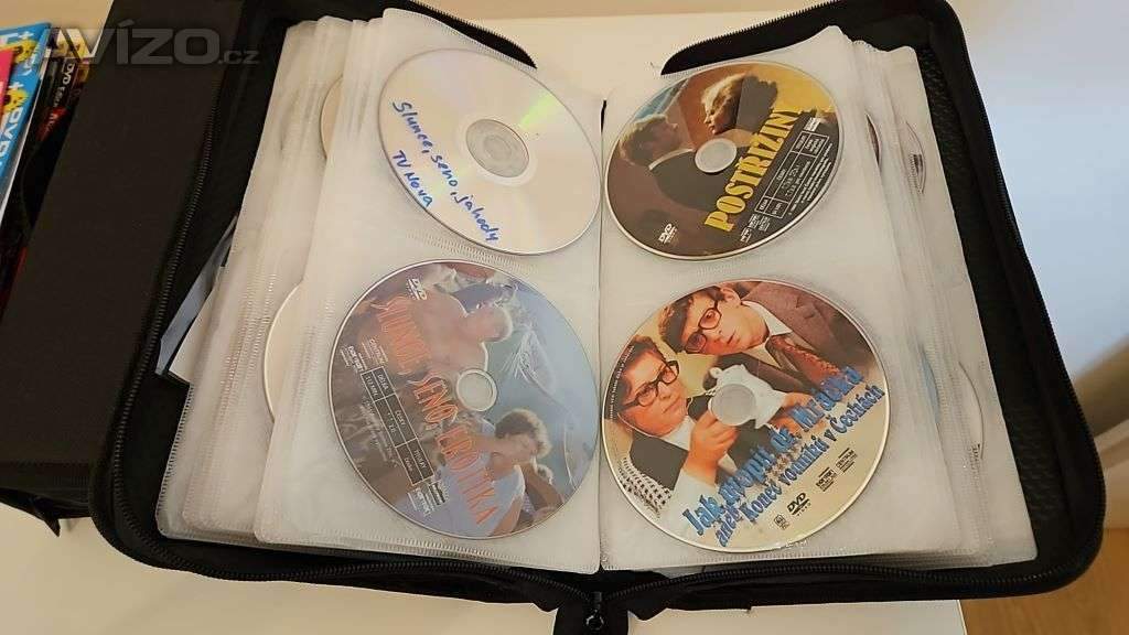 Sbírka filmů a hudby na DVD a CD