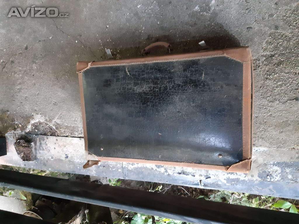 Prodám starý kufr