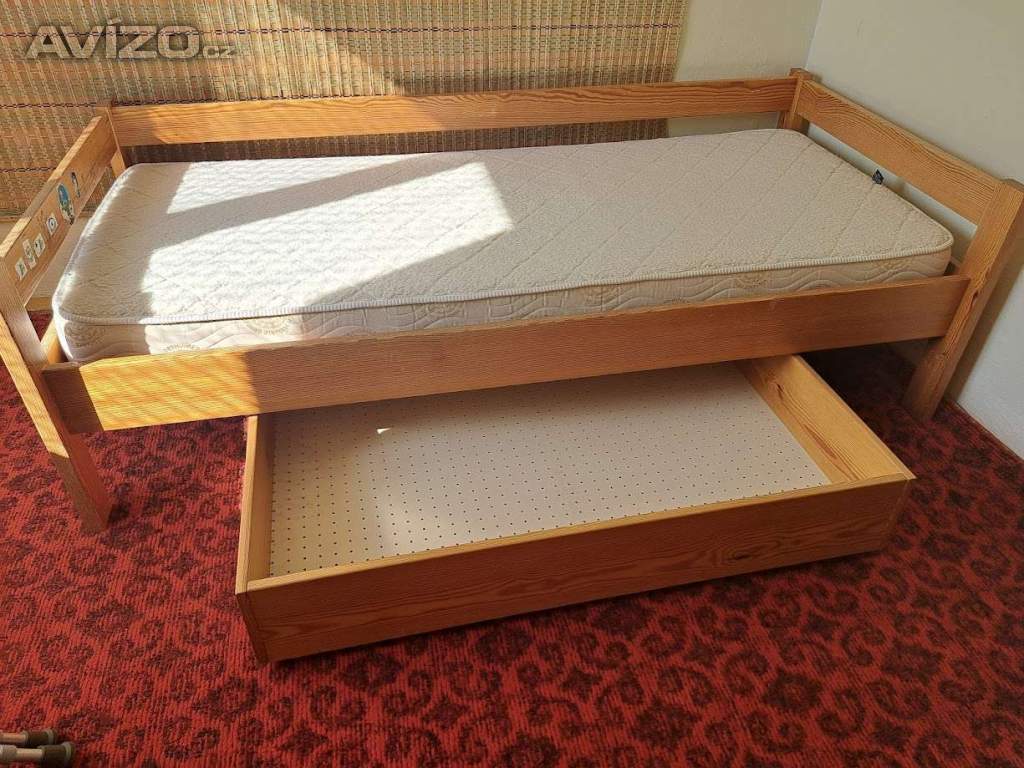 Foto inzerátu Prodám starší dětskou postel