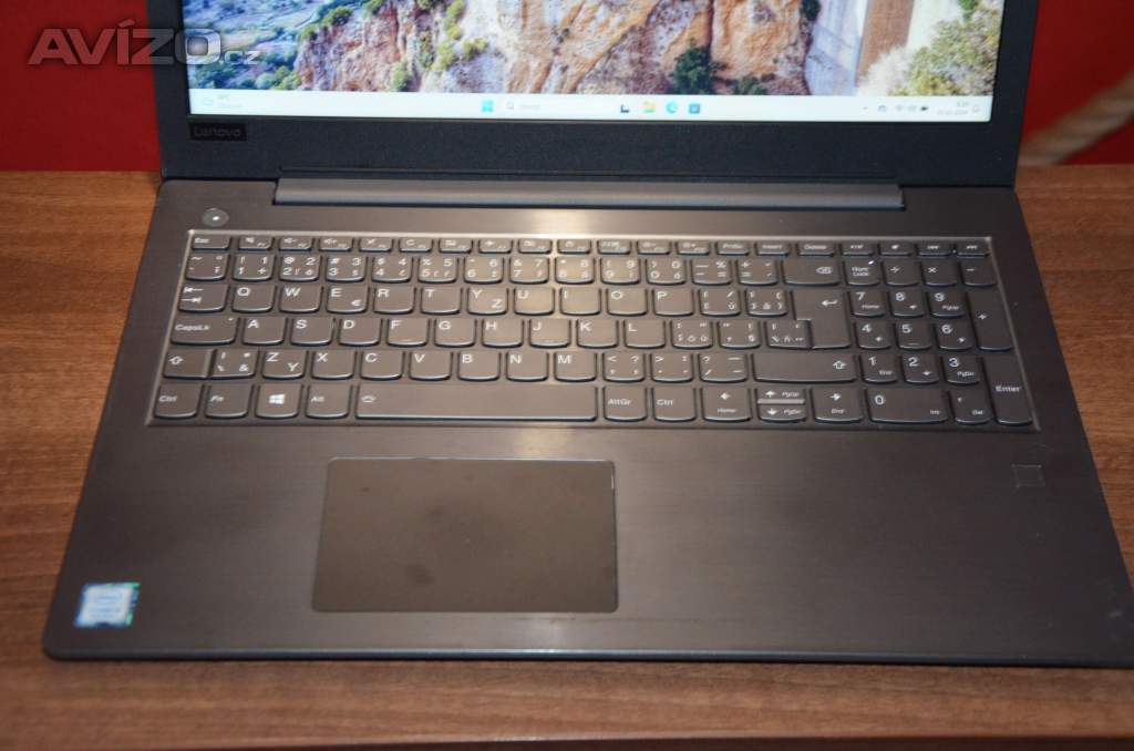 Foto inzerátu Lenovo V330 i5/8GB/SSD 256GB/záruka