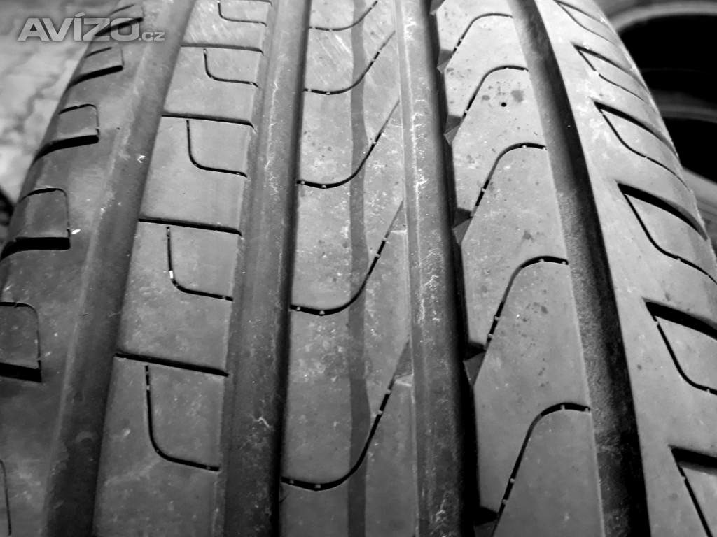 Sada nebo 2ks  letních pneu 215/65 R17: