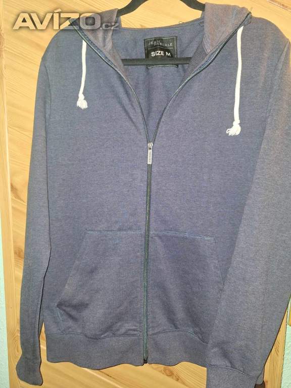 Foto inzerátu mikiny s kapucí na zip