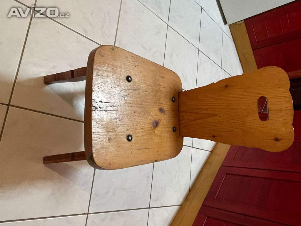 Prodám  levně dřevěné  židle 