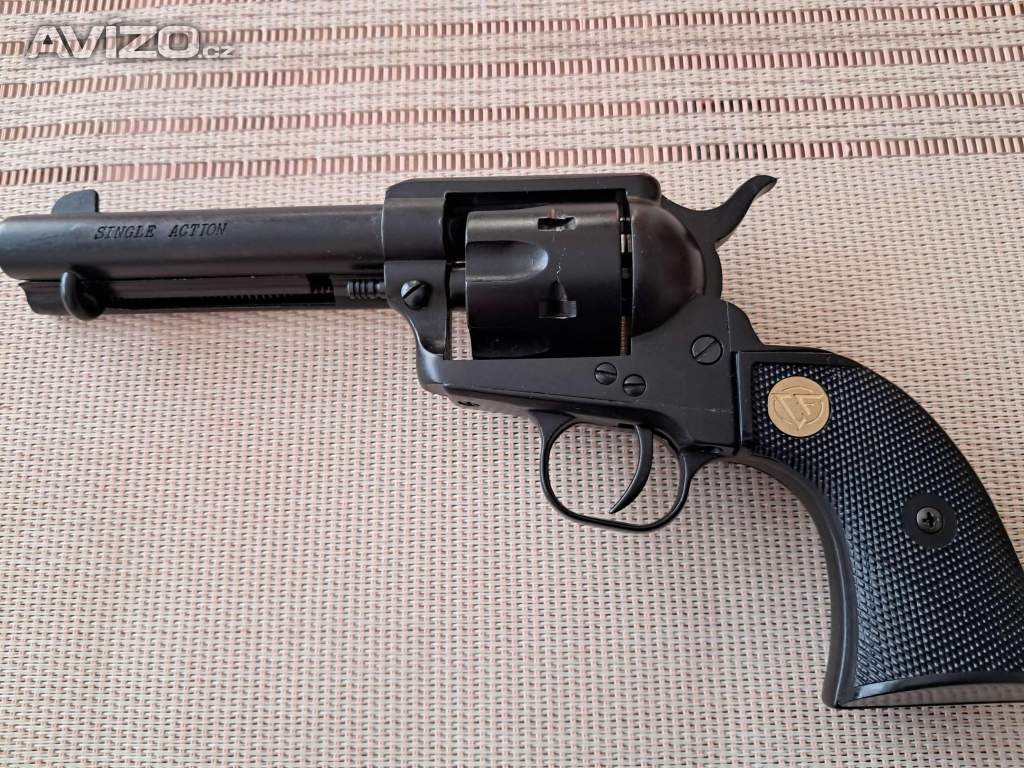 Poplašný revolver Chiappa