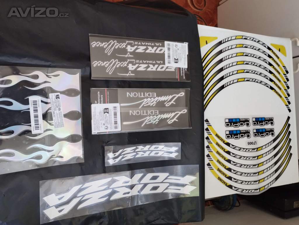 PRODÁM LEPKY NA SKÚTR HONDA FORZA 125,350!!!!!!