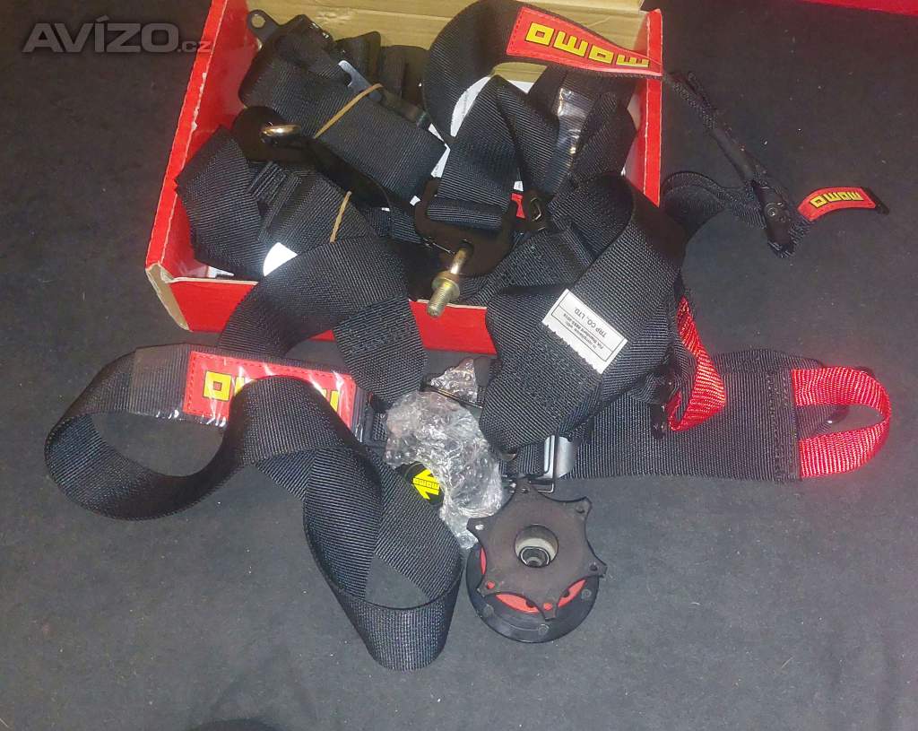 Pásy 6 bod a rychlospojka Momo FIA