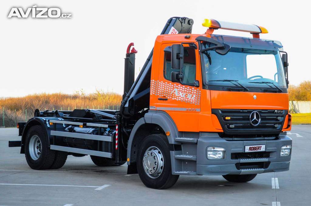 MERCEDES AXOR 1933 HÁKOVÝ NOSIČ KONTEJNERŮ HYDR. RUKA EURO 5