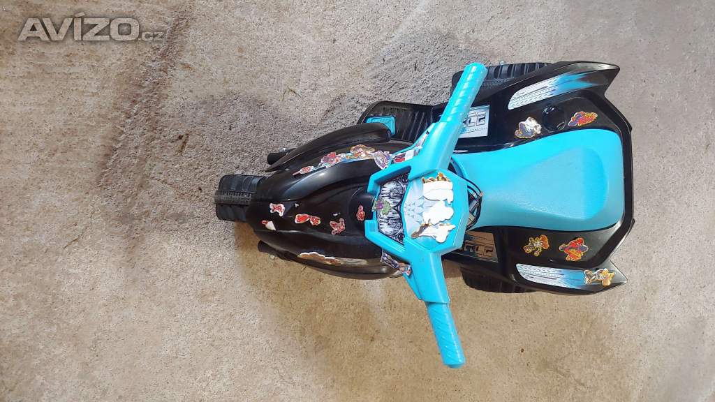 Dětská elektrická tříkolka