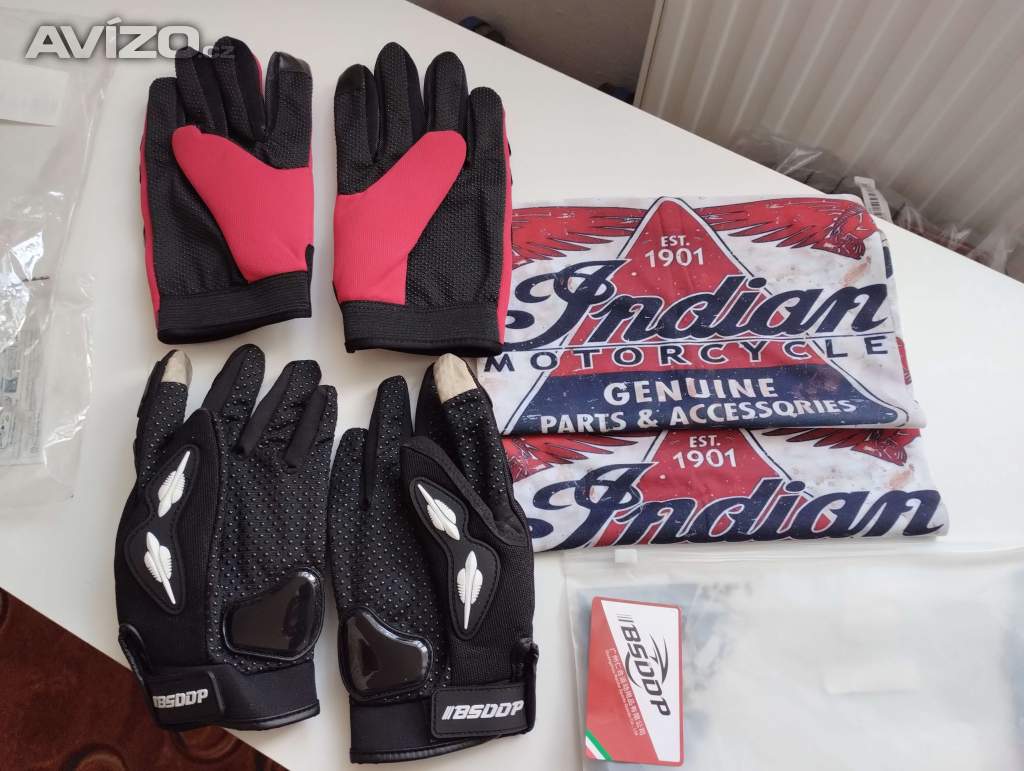 PRODÁM LEVNĚ DVA KUSY SUPER MOTO RUKAVIC+ ŠÁTEK NA MOTOCYKL!!!