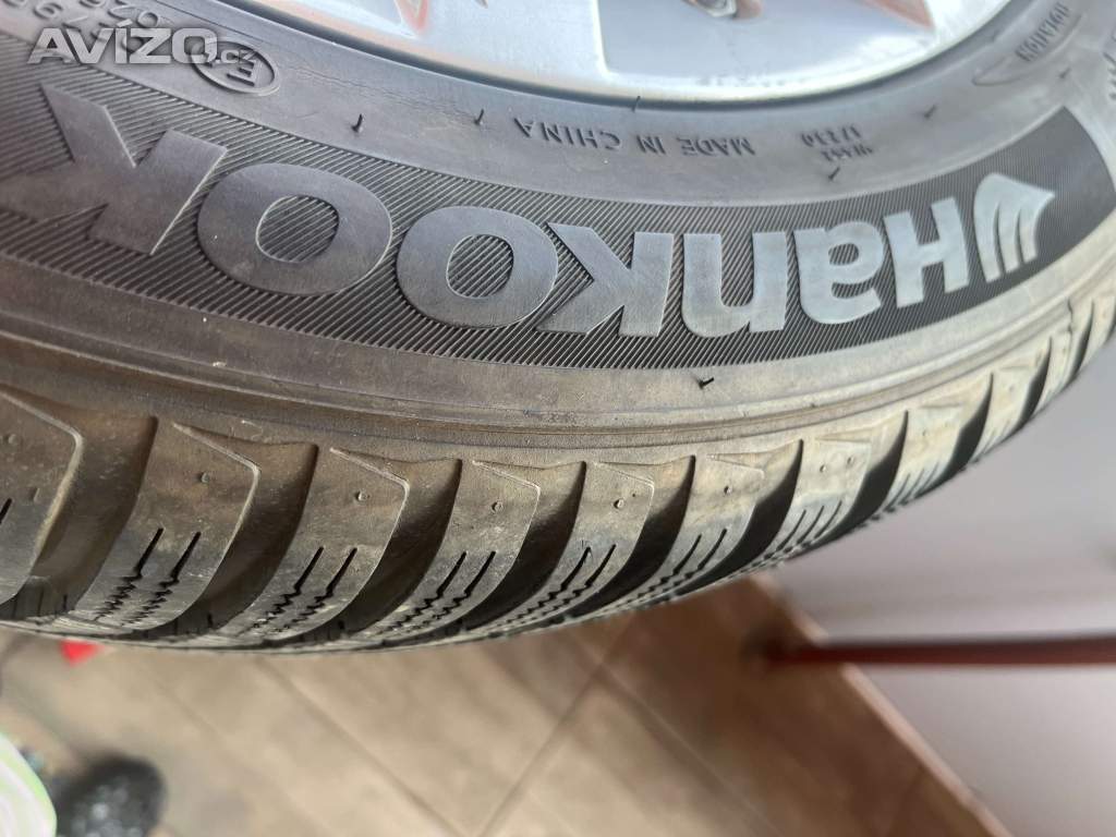 Zánovní Hankook W452 205/55 R16 91 T-ZIMNÍ